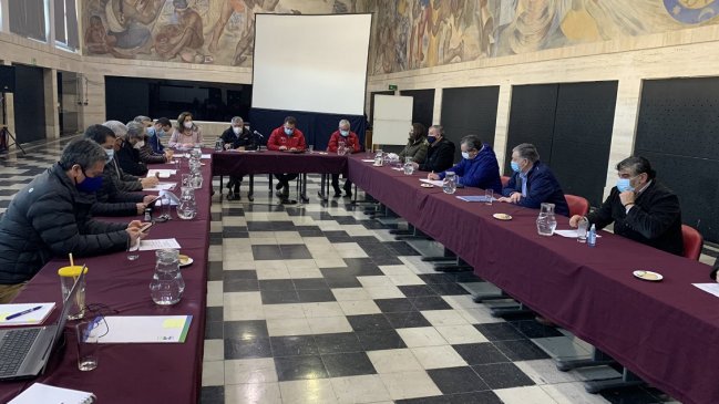 Alcaldes del Biobío congelaron indefinidamente su participación en la Mesa Social Covid-19