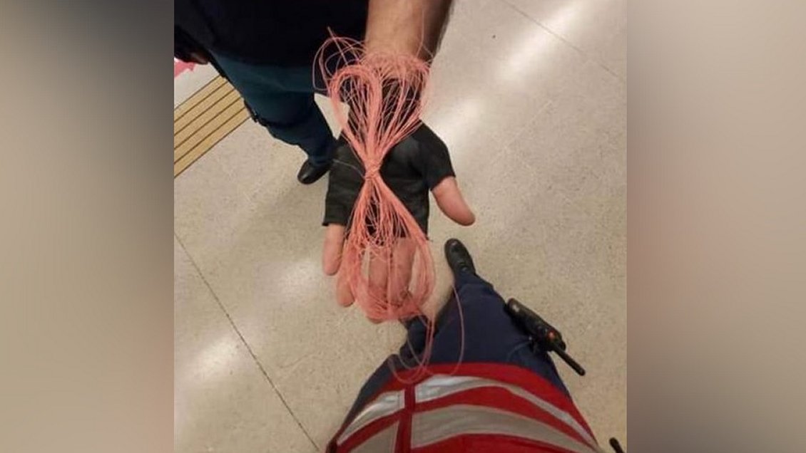 Metro se querella tras serie de hallazgos de hilo curado en vagones