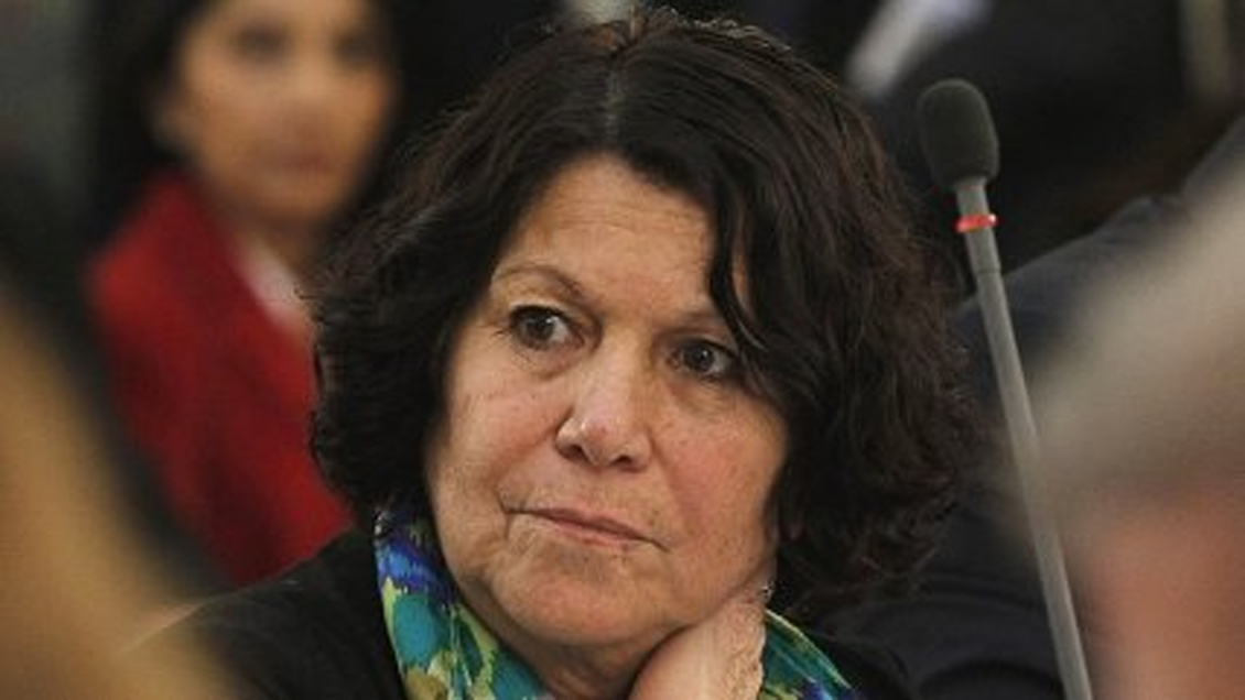 Estela Ortiz: Espero que Rozas tenga la valentía de decirme por qué quiso honrar a Stange