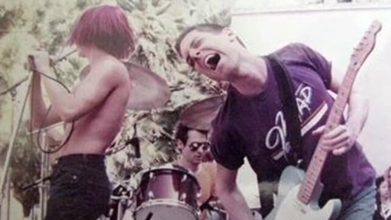 Ex guitarrista de los Red Hot Chilli Peppers murió a los 64 años