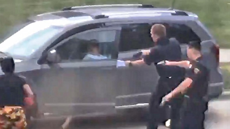 Policía le disparó siete veces por la espalda a un afroamericano y desató protestas en Wisconsin
