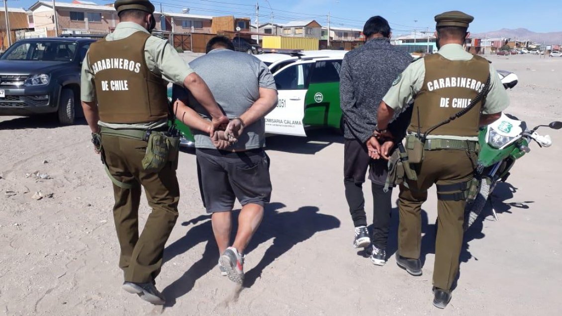 Calama: Delincuentes con copiosos antecedentes fueron detenidos por auto robado