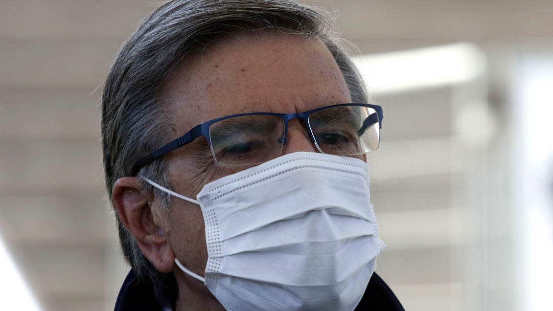 Joaquín Lavín defiende su 