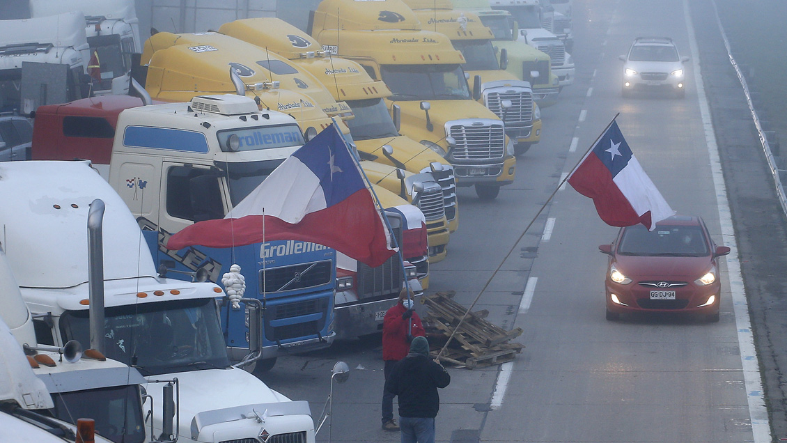 Senador Harboe pide que Piñera invoque Ley de Seguridad del Estado contra los camioneros