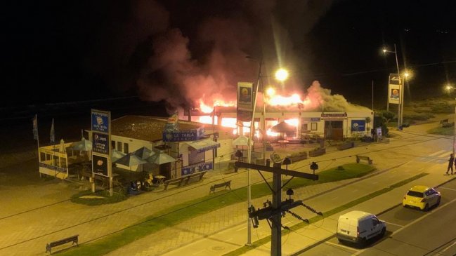 Incendio afectó a conocido restaurante de La Serena