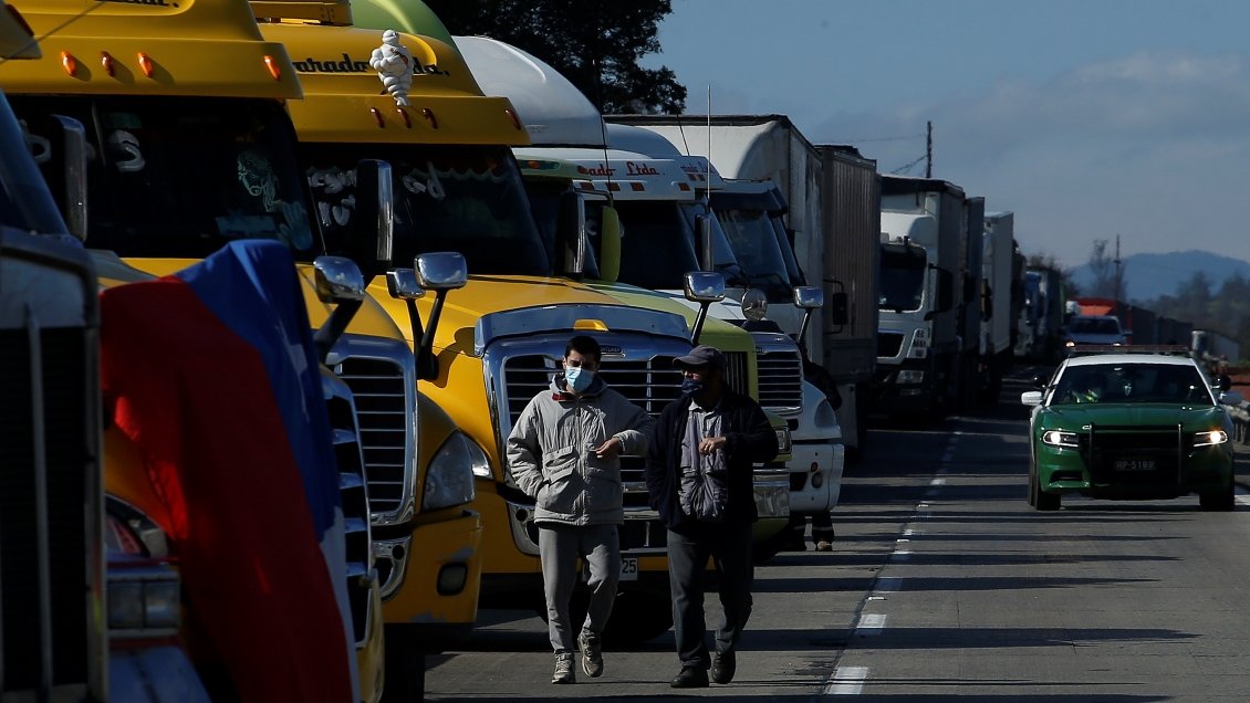 Camioneros rechazaron propuesta del Gobierno y seguirán movilizados