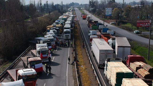 Manifestante murió tras ser atropellado por camión en la Ruta 5 Sur en el Maule