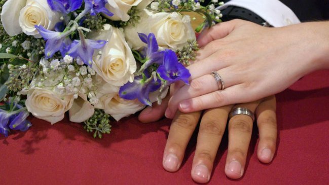 Una discriminación menos: Mujeres ya no tendrán que esperar nueve meses para volver a casarse