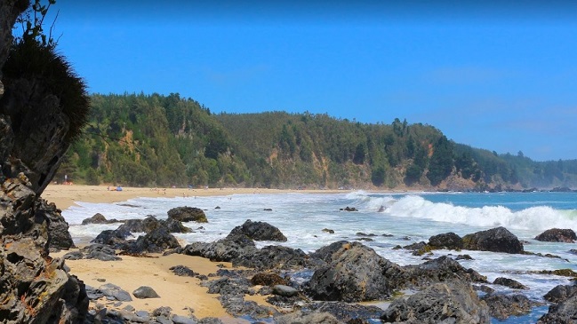 Hermosa playa de Tomé cuenta con acceso peatonal libre y gratuito establecido