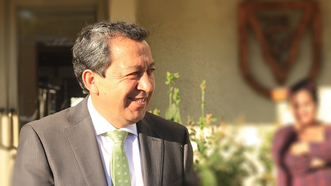 Acusan a alcalde de Laja de no denunciar falsificación de finiquito para cobrar seguro de cesantía