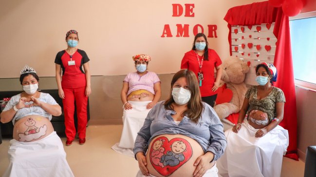Colorida iniciativa: Pintan güatitas a pacientes embarazadas en el Hospital de Rancagua