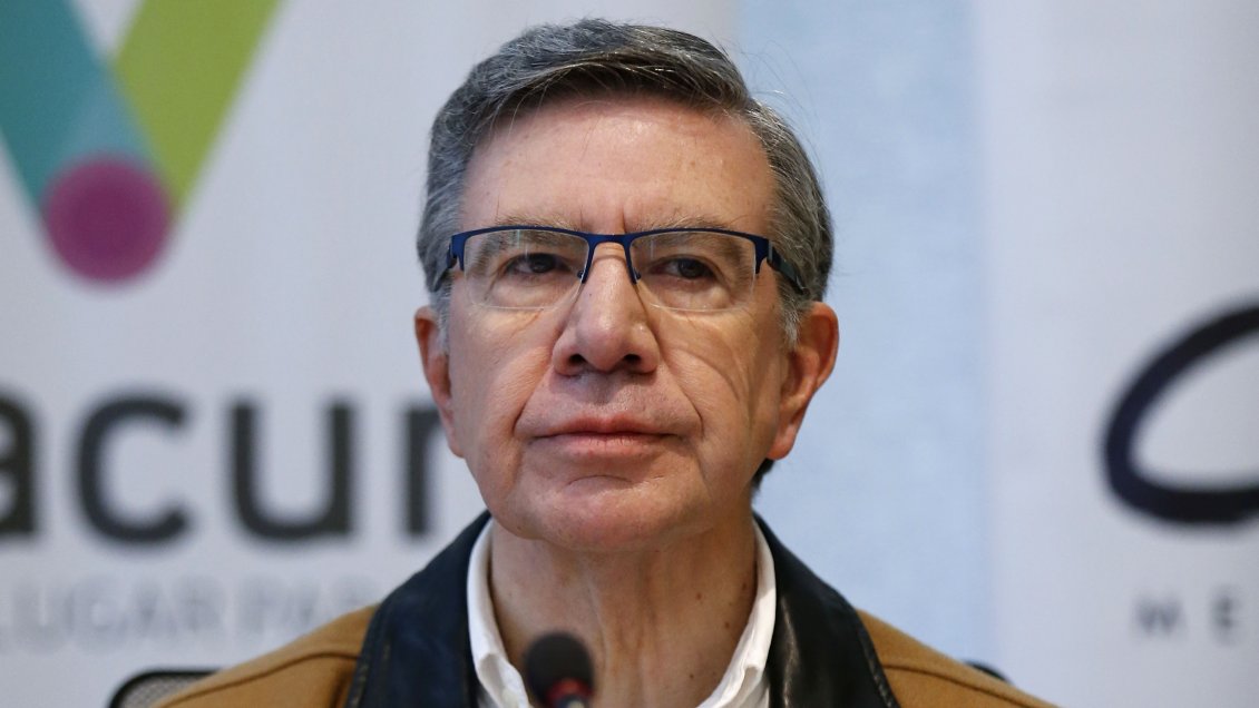 Squella: Alguien como Lavín nunca será Presidente; ayer por conservador y hoy por impostor