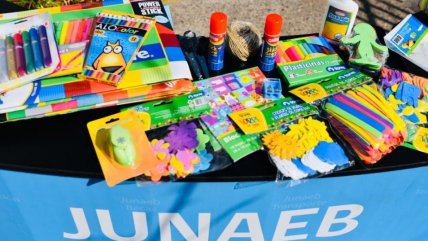   Junaeb entrega útiles escolares a miles niños, niñas y adolescentes de la red Sename 