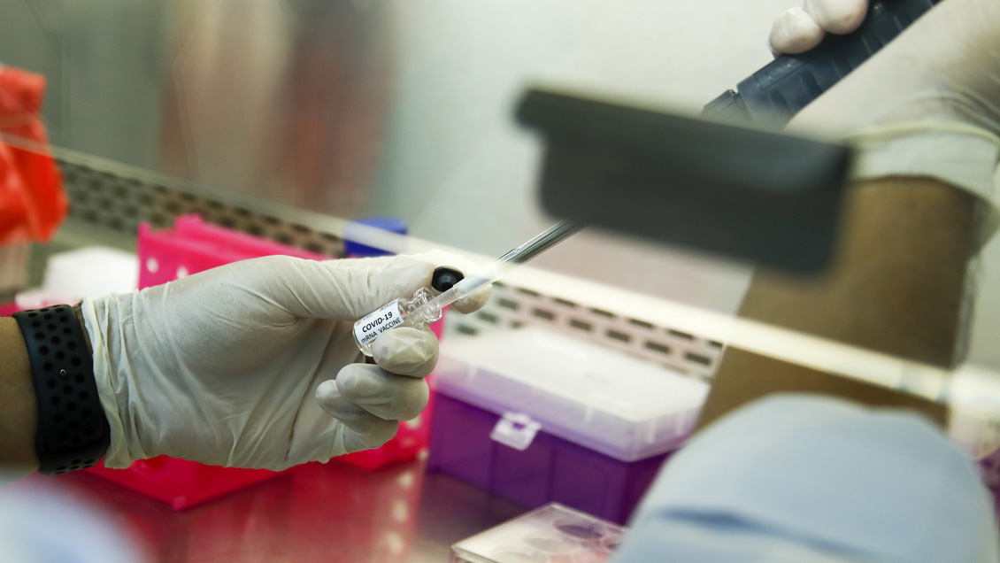 Pese al revés, AstraZeneca confía en tener la vacuna anti Covid a fin de este año