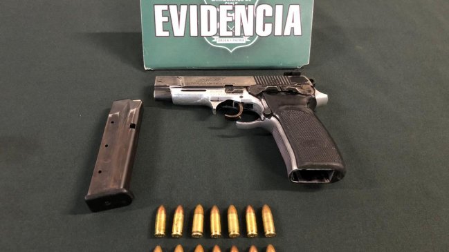 Recuperan arma de fuego con la que asaltaron a pareja en Iquique