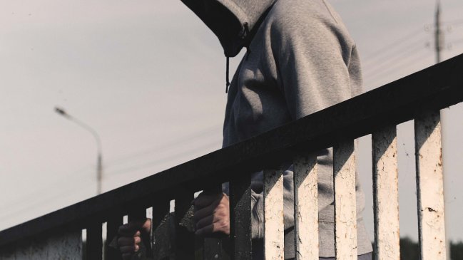 Estudio reveló que uno de cada dos chilenos ha pensando en quitarse la vida