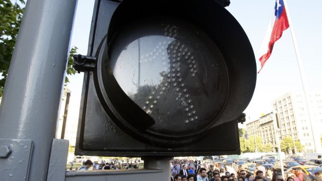Condenan a 10 años y un día a acusado que asaltó a conductor en esquina de semáforo