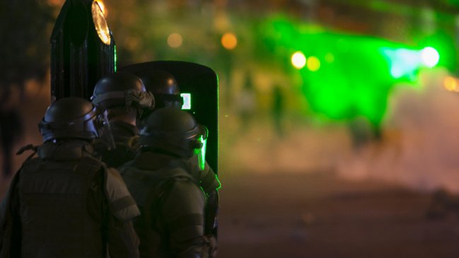 Menor fue hospitalizado por el impacto de una bomba lacrimógena de Carabineros en su mandíbula