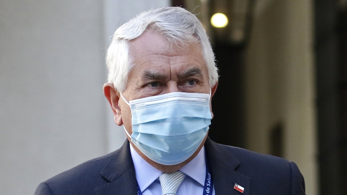 Festejos dieciocheros: Paris pidió anotar en un cuaderno los datos de los participantes