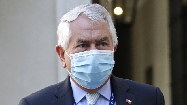 Festejos dieciocheros: Paris pidió anotar en un cuaderno los datos de los participantes