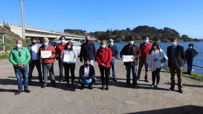 Entregan millonario aporte para salineros de Pichilemu y Paredones