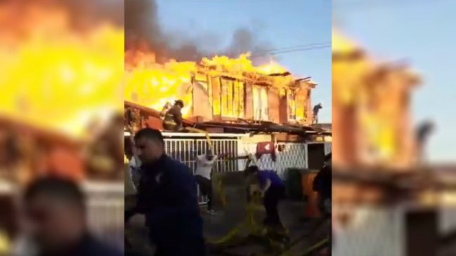 Cuatro viviendas fueron destruidas por incendio en Lo Espejo