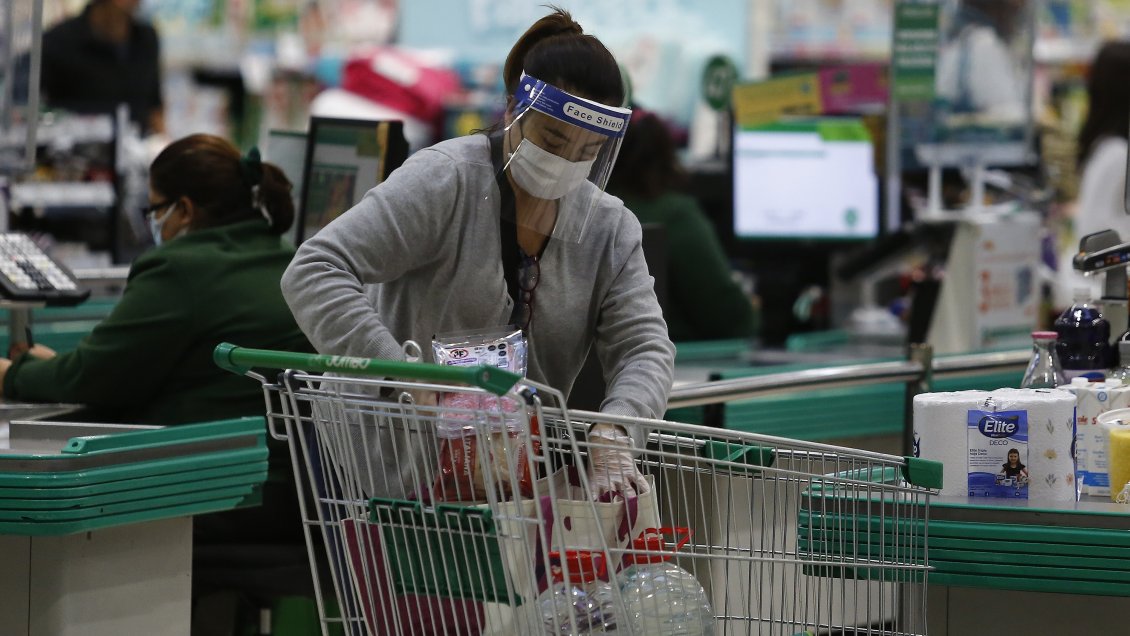 Gobierno exige al comercio respetar el feriado irrenunciable de Fiestas Patrias