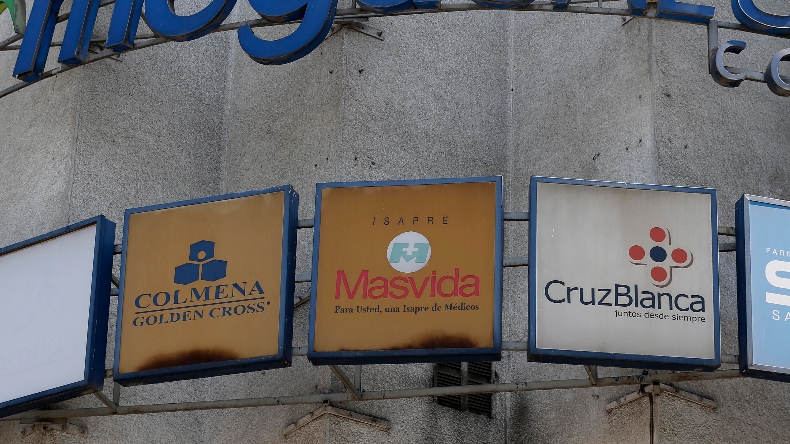 Superintendencia oficia a las isapres para congelar alza de planes