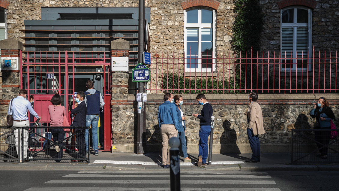 Francia ha cerrado 81 colegios y 2.100 clases por casos de coronavirus