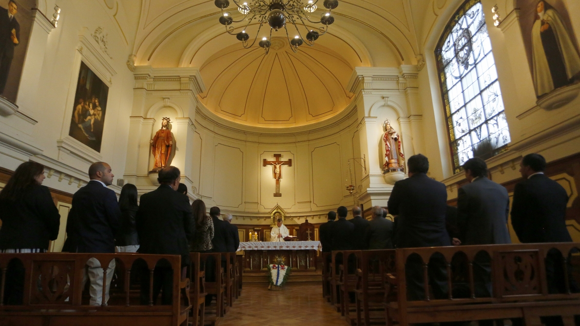 Desde Fase 2 y con aforo limitado: Cultos religiosos podrán volver este lunes