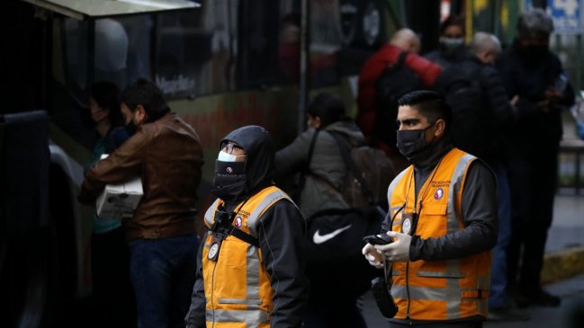 Autoridades refuerzan fiscalizaciones en terminales de buses para evitar viajes a segundas viviendas