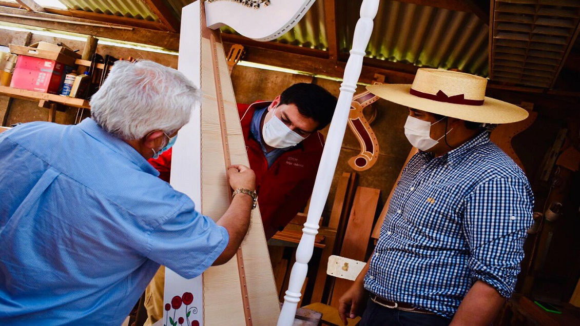 Emprendedores maulinos lucen productos tradicionales a través de Internet