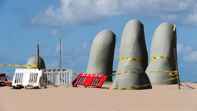 Uruguay pone en duda la apertura de fronteras con Argentina y Brasil en el verano