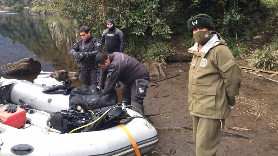Tragedia lacustre de Puerto Aysén: Víctimas lograron salir del auto, pero no sabían nadar