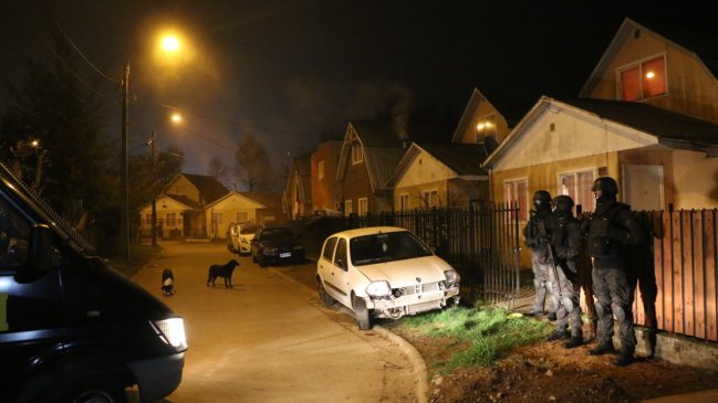 PDI detuvo a 17 personas acusadas de integrar banda delictual que operaba en La Araucanía y Los Ríos