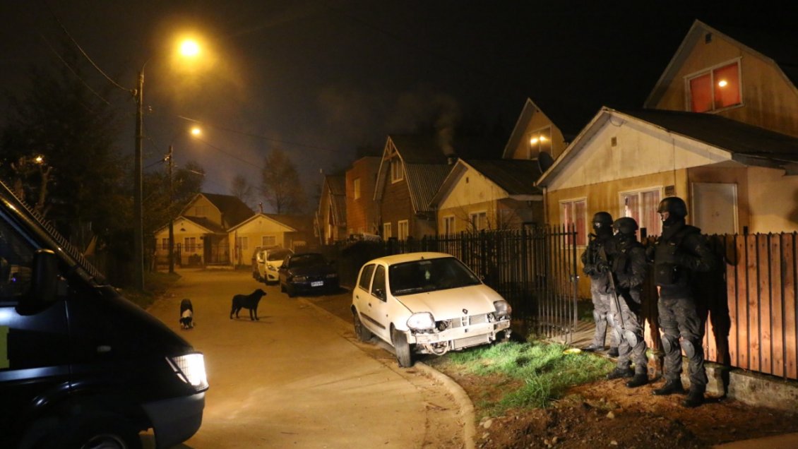 PDI detuvo a 17 personas acusadas de integrar banda delictual que operaba en La Araucanía y Los Ríos