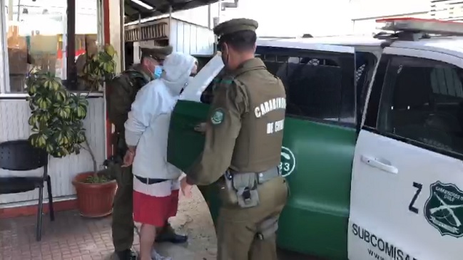 Delincuente arrastró a un carabinero por 30 metros: Quedó con prohibición de acercarse a él