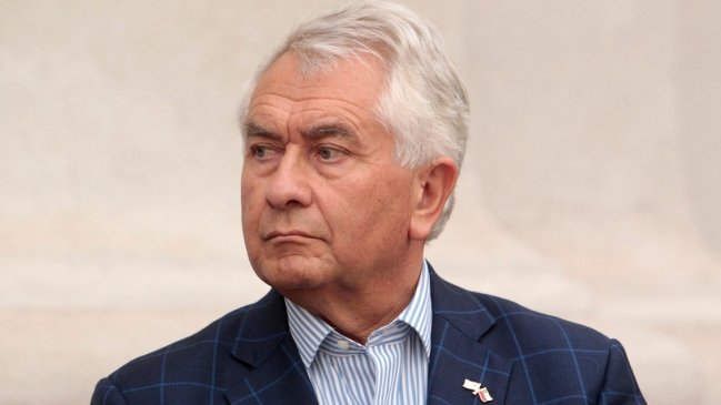 Corte Suprema exigió a Paris que explique su rechazo a la entrega de correos del Minsal