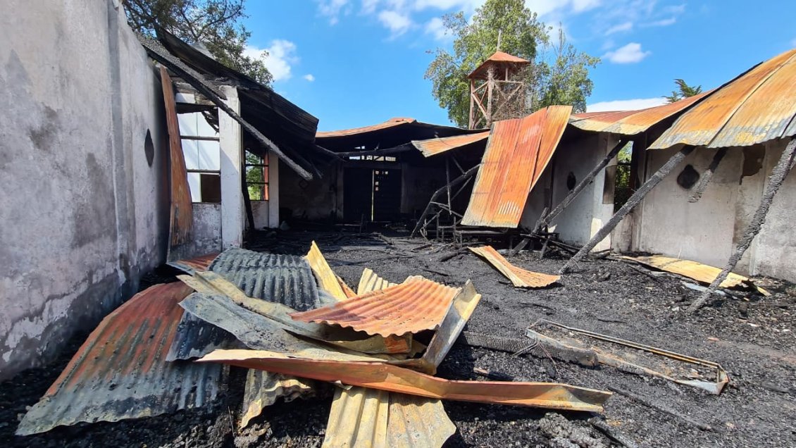 Carabineros investiga incendios de dos iglesias en Doñihue