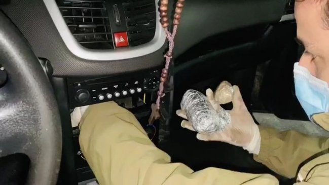 En prisión quedaron sujetos que pretendían ingresar cocaína en la radio de un vehículo a Chillán
