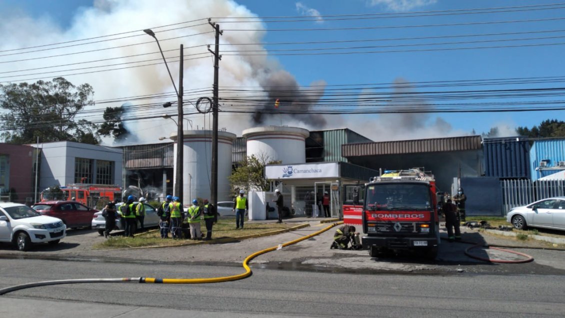 Incendio de gran magnitud afectó a Pesquera en Talcahuano