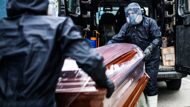 Una de cada mil personas ha muerto por Covid-19 en Perú, cifra inédita en el mundo