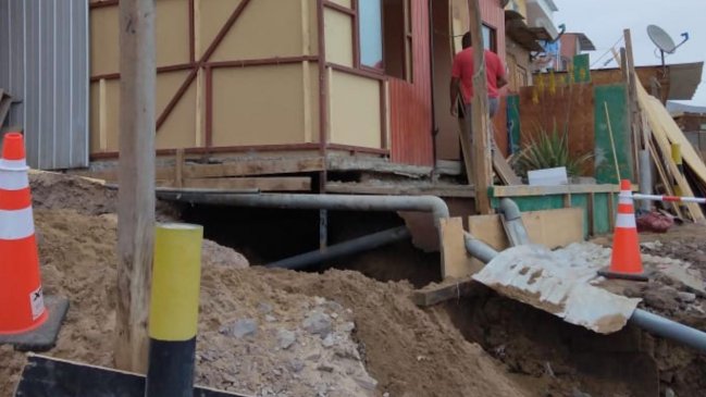 Rotura de matriz dejó 12 viviendas anegadas en Antofagasta