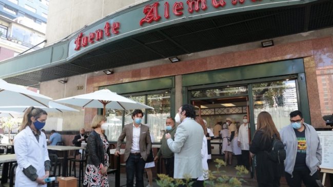 Tradicional Fuente Alemana de Providencia reabrió sus puertas