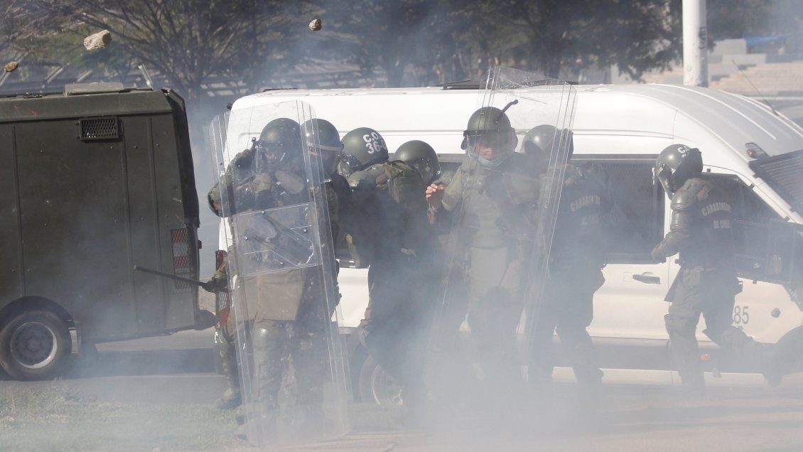 Académicos de la U. de Chile proponen ocho ejes claves para reformar a Carabineros