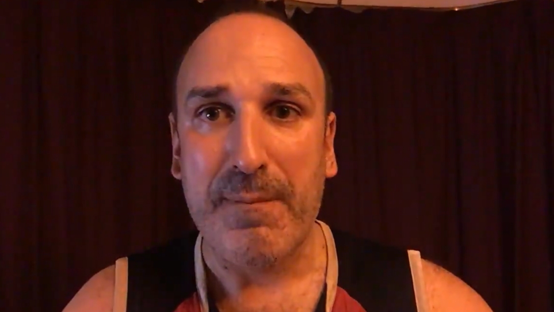 Voluntario para la vacuna de Oxford contrajo el coronavirus