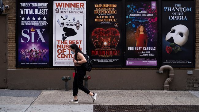 Broadway extiende cierre de recintos hasta mayo de 2021