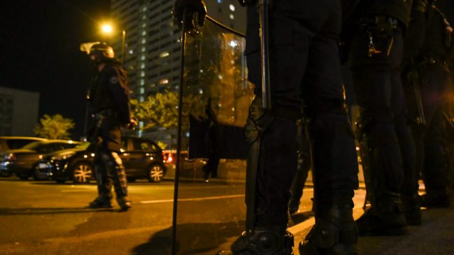  Comisaría fue atacada con fuegos artificiales en Francia  
