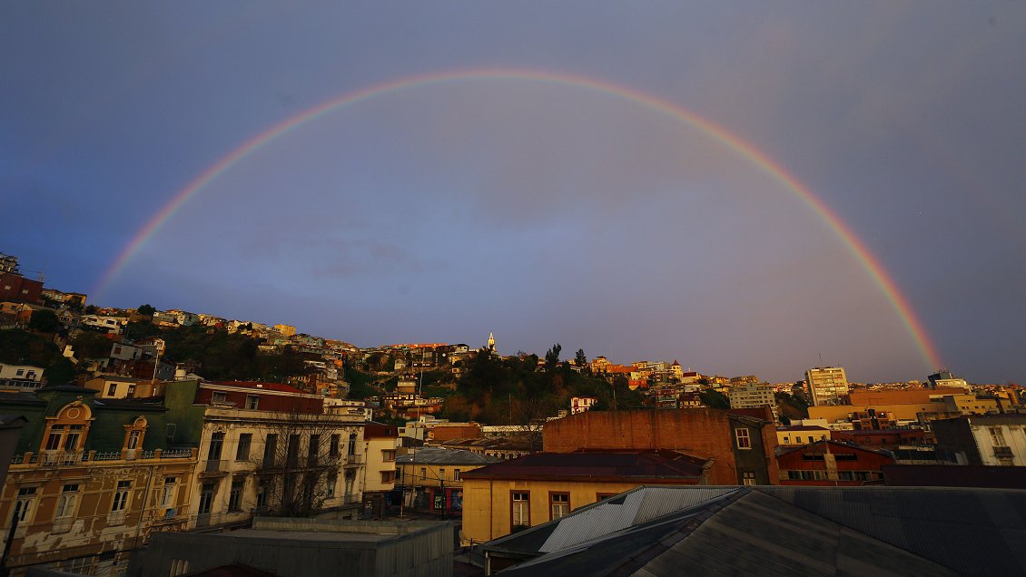 Autoridades llaman a la calma: Valparaíso y Viña del Mar pasan a transición este martes