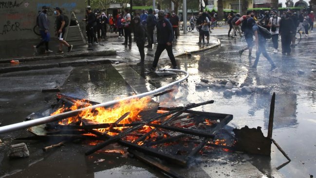 Presidente del Partido Comunista y vandalismo en Plaza Italia: 